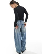 high neck long sved t-shirt in black