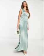 Bridesmaid satin v neck maxi dress with train in green