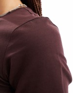 slim fit t-shirt in dark brown exclusive to